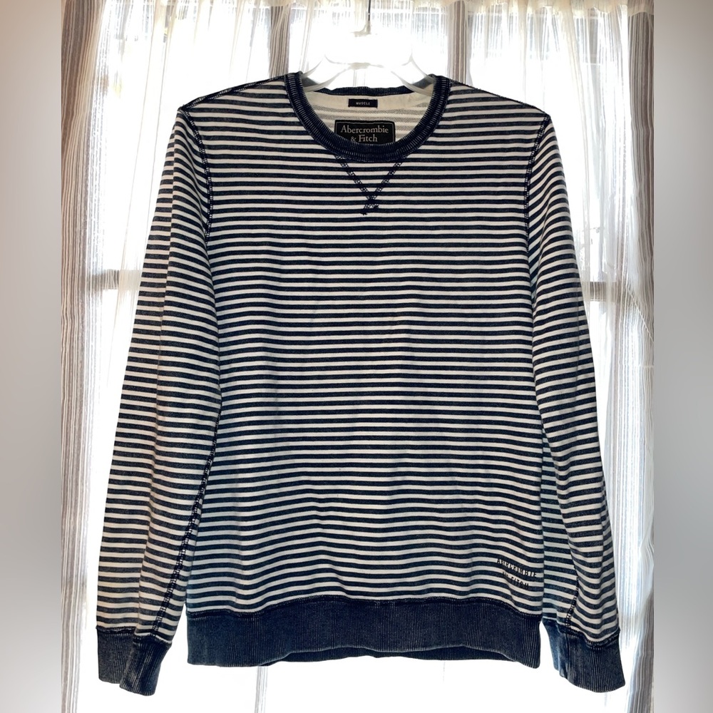 Abercrombie & Fitch light sweatshirt blue and white striped